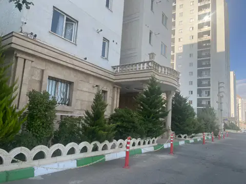 فاز ۱۱ پردیس ۸۷متر ۲خواب خام بقیمت