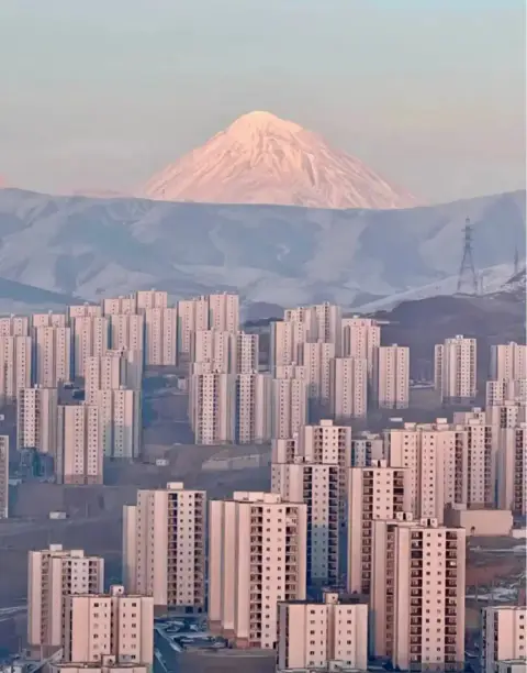 فاز۱۱ دال بر عکس ویودار ۸۷متر ۲خواب وام تسویه.