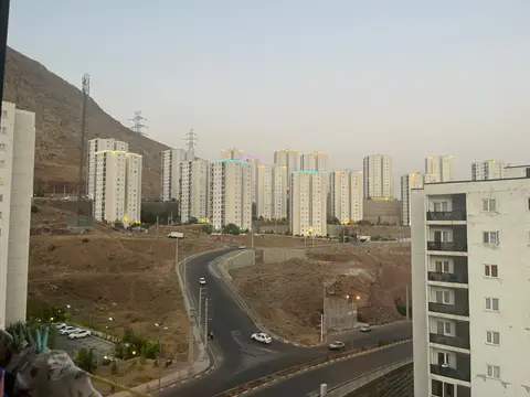 فاز ۱۱ پردیس ۸۷متر طبقه هفتم ویودار
