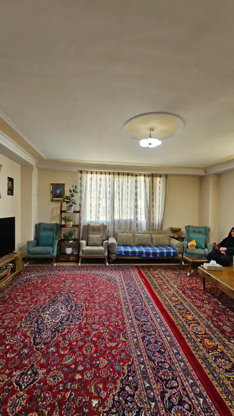 فاز ۴ ۱۱۸ متر ۳ خواب میدان فردوس بالکن دار