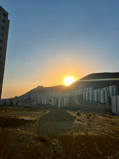 فاز۱۱ نوار طلایی ۸۷متر دوخواب سالن جنوبی ویودار عرصه تسویه