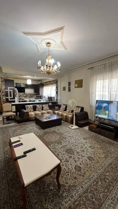 پردیس فاز ۱ فروردین شمالی ۱۱۰ متر ۲ خواب فول امکانات